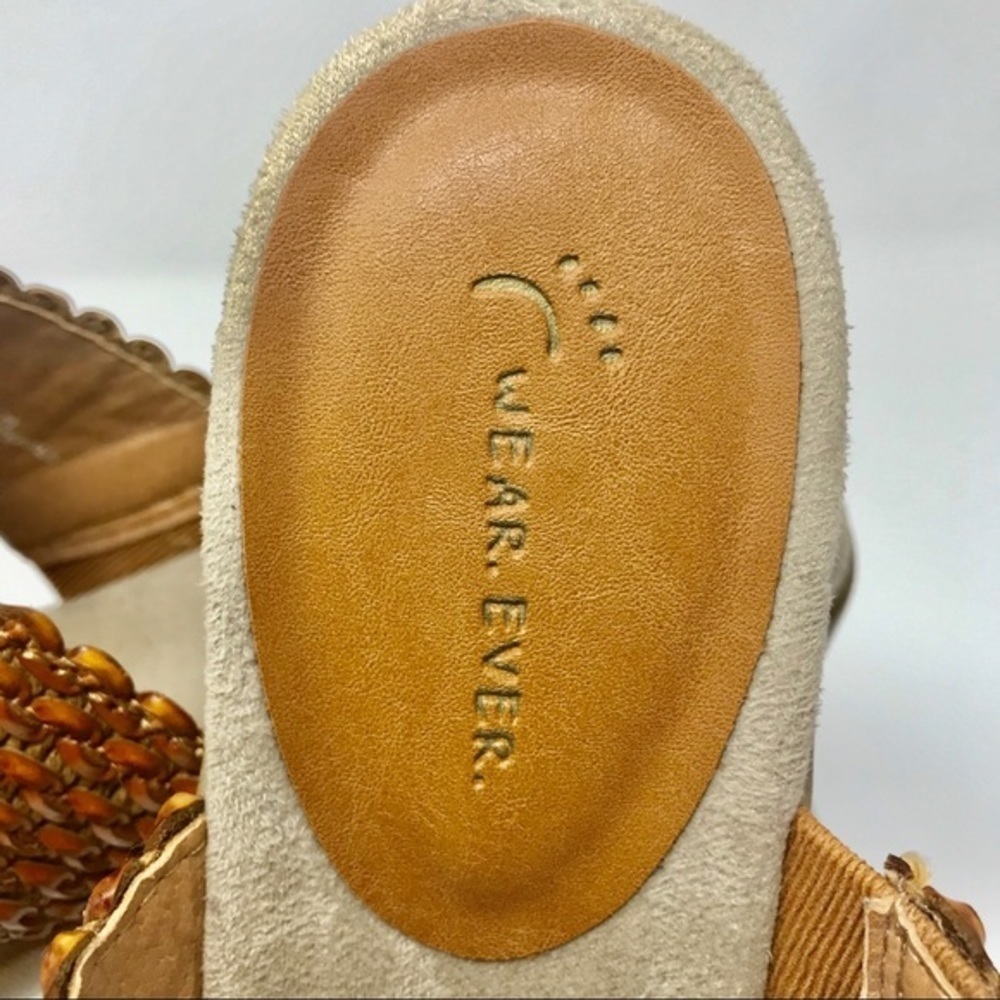 Wear.Ever Pippie Carmel Color Wedge Sandals SZ 8.5 (Great Pre-Owned Condition) - Picture 5 of 9